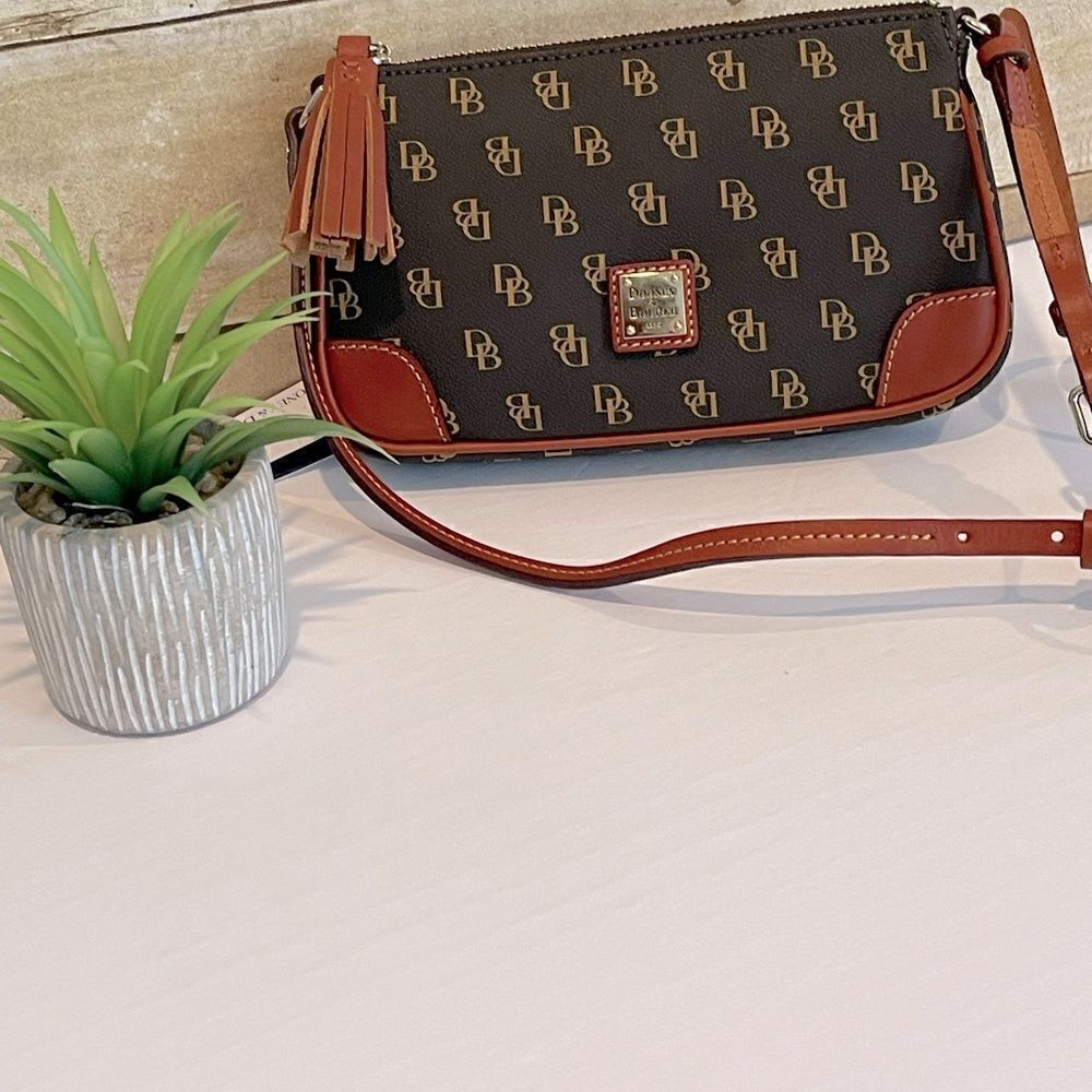 HP 🎉 Dooney & Bourke Gretta Slim Crossbody bag. Color: Brown Tmoro - Picture 3 of 13